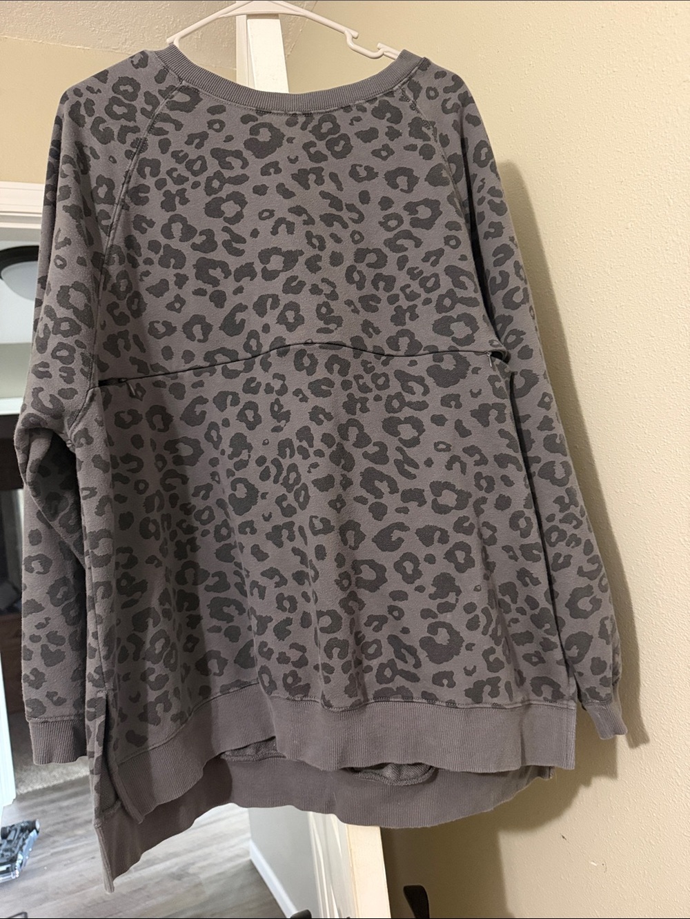 Nursing Queen Gray Leopard Print Women's Pullover Sweater